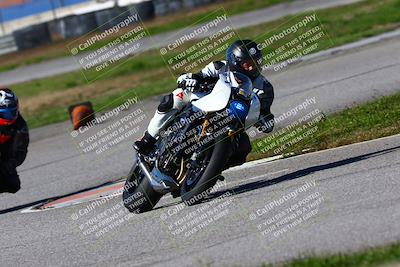 media/Jan-21-2023-Fastrack Riders (Sat) [[fcf3f88a30]]/Level 2/Session 4 Turn 6-Mountian Shot/